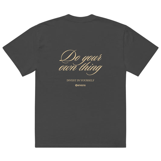 BITCOIN OVERSIZED T-Shirt – Stylisch und bequem für Krypto-Fans.
