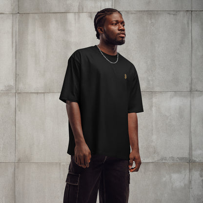 Stylisches Oversized T-Shirt aus 100% Baumwolle mit hochwertigem Bitcoin-Logo in Gold.