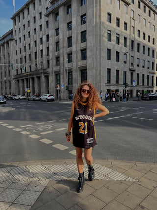 Bitcoin Trikot mit der Nummer 21 auf der Brust von bitvestis in XL und hochwertigem stoff