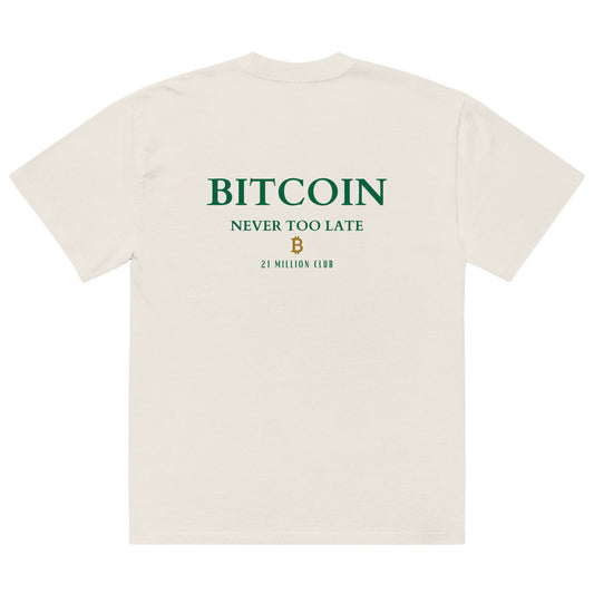 Oversized Faded T-Shirt in Faded Bone mit „Bitcoin Never Too Late“-Backprint und 21M Bitcoin-Design.
